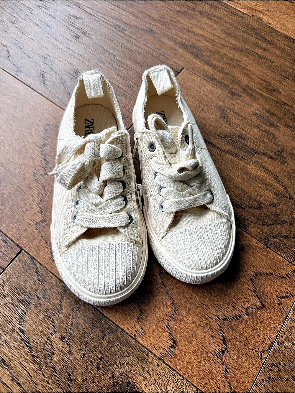 Zara Canvas Lace-Up Sneakers Cream EU 26